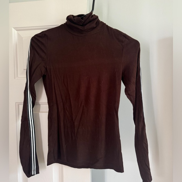 Wet Seal Tops - WETSEAL long sleeved, mock turtleneck, lightweight top. Size: Small,Color: Brown